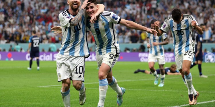 विश्वकप फुटबल : क्राेएसियालाई पराजित गर्दै अर्जेन्टिना फाइनलमा प्रवेश